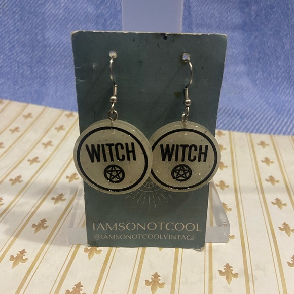 🧙‍♀️ Witch Circle Earrings with Pentagram - Picture 3 of 3
